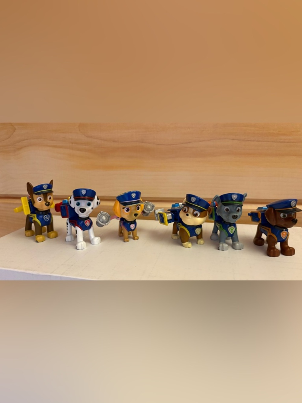 Paw Patrol police team Ultimate Rescue Team Figures with action packs. Rare!